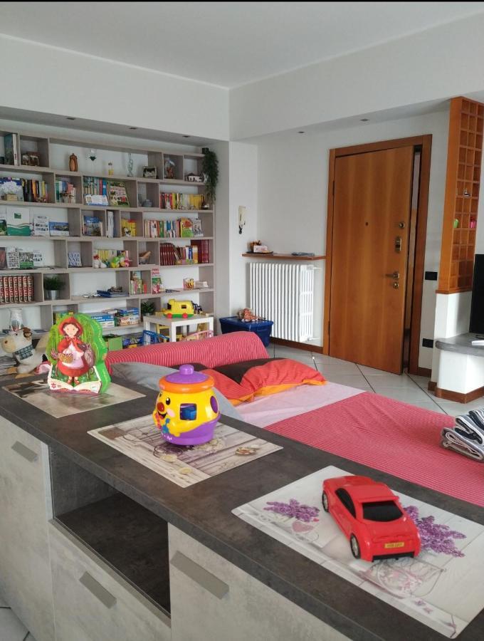 Modern Apartment Halfway Between Milan And Como Cogliate Exterior foto